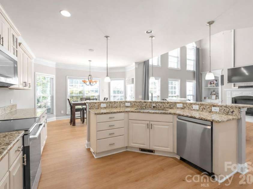 11131 Mccamie Hill Place, Concord, NC 28025.  MLS# CAR4353791, YatesRealty ID 18529. 