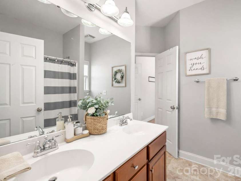 11131 Mccamie Hill Place, Concord, NC 28025.  MLS# CAR4353791, YatesRealty ID 18529. 