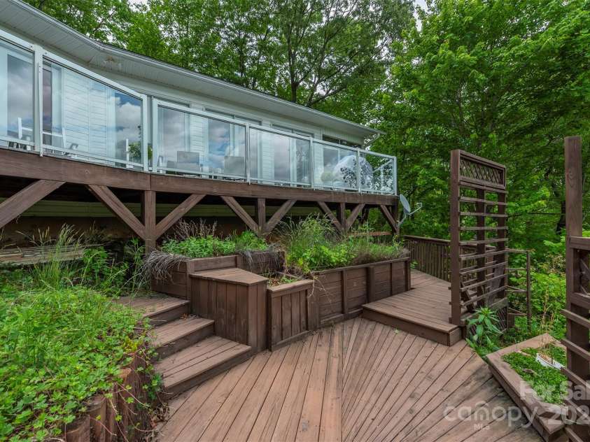 56 Great Horned Owl Road, Candler, NC 28715.  MLS# CAR4255204, YatesRealty ID 18529. 