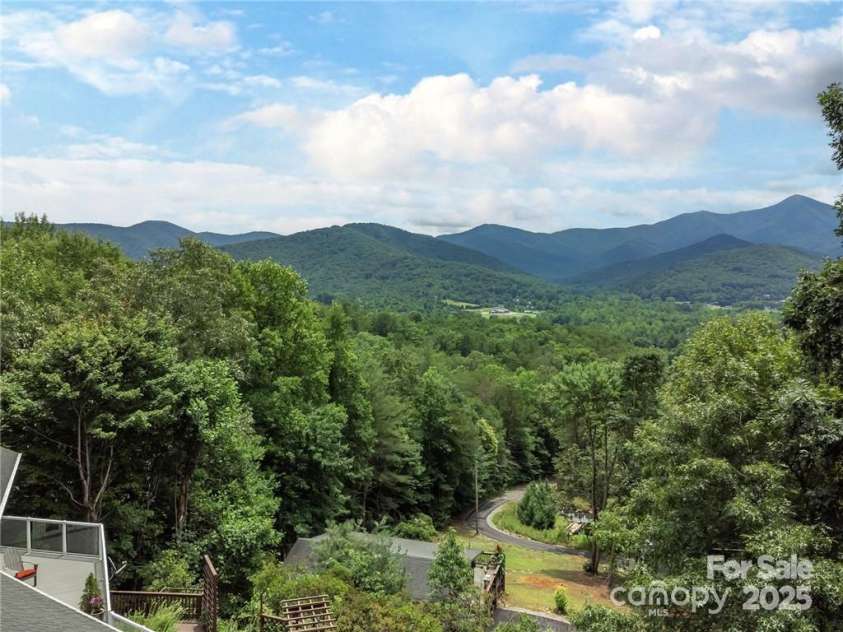 56 Great Horned Owl Road, Candler, NC 28715.  MLS# CAR4255204, YatesRealty ID 18529. 