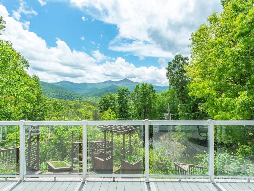 56 Great Horned Owl Road, Candler, NC 28715.  MLS# CAR4255204, YatesRealty ID 18529. 