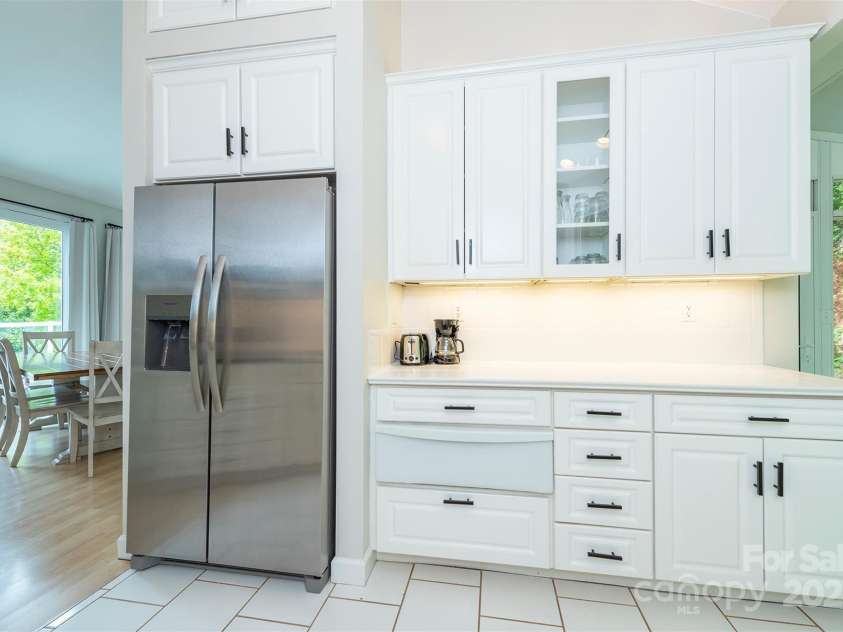 56 Great Horned Owl Road, Candler, NC 28715.  MLS# CAR4255204, YatesRealty ID 18529. New appliances!