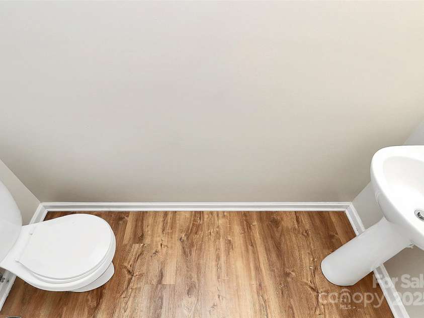 3128 Reid Brook Lane, Charlotte, NC 28208.  MLS# CAR4325843, YatesRealty ID 1853. 