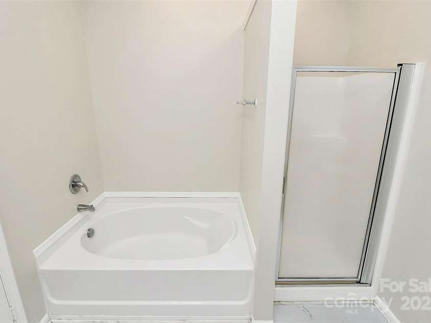 3128 Reid Brook Lane, Charlotte, NC 28208.  MLS# CAR4325843, YatesRealty ID 1853. 