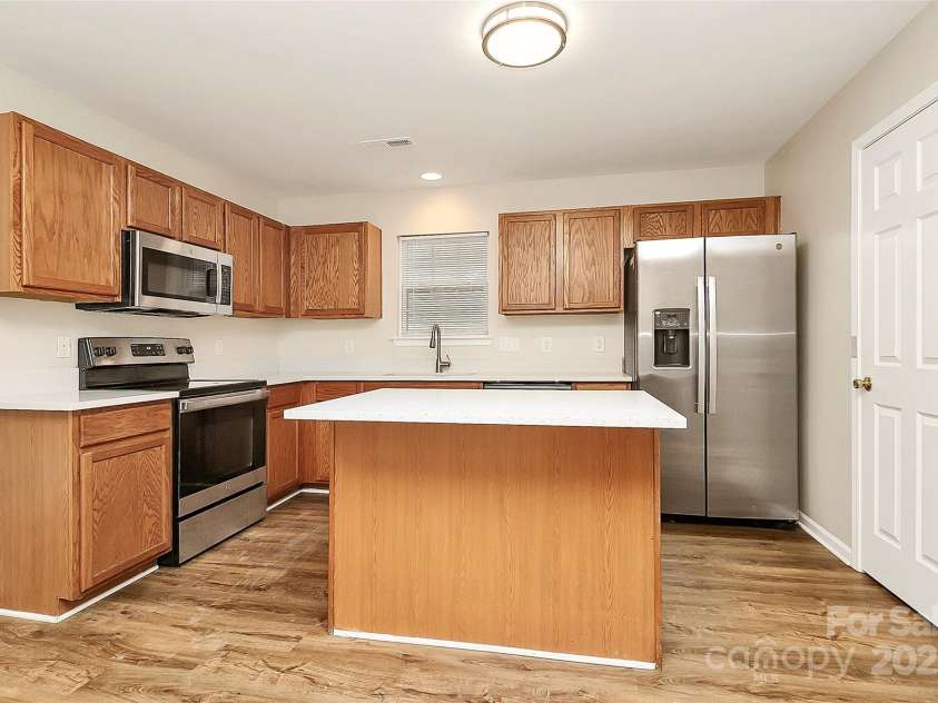 3128 Reid Brook Lane, Charlotte, NC 28208.  MLS# CAR4325843, YatesRealty ID 1853. 