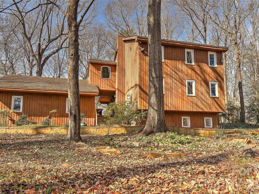3310 Windbluff Drive, Charlotte, NC 28277.  MLS# CAR4344565, YatesRealty ID 1853. 