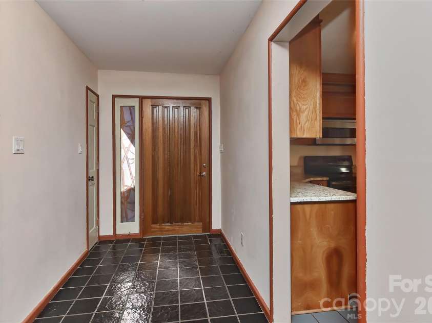 3310 Windbluff Drive, Charlotte, NC 28277.  MLS# CAR4344565, YatesRealty ID 1853. 