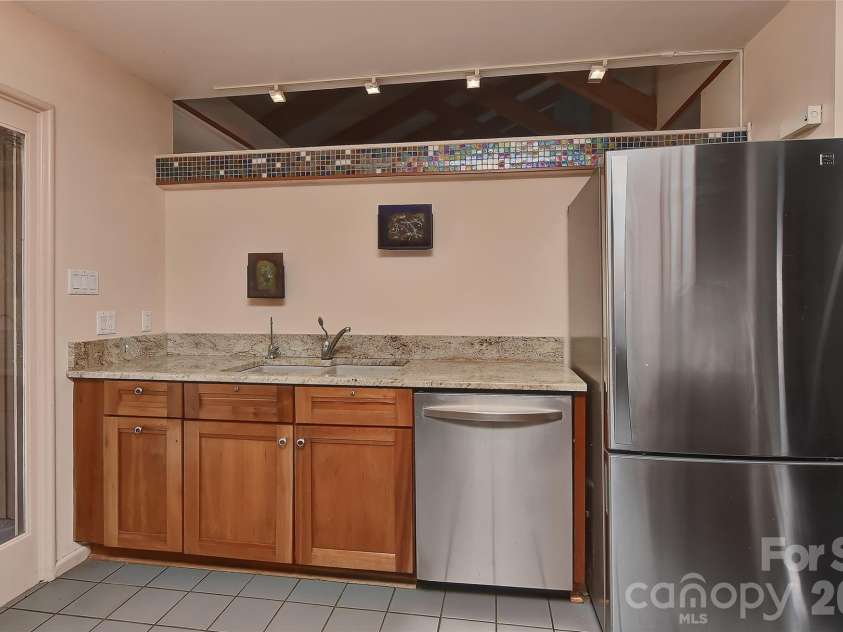 3310 Windbluff Drive, Charlotte, NC 28277.  MLS# CAR4344565, YatesRealty ID 1853. 