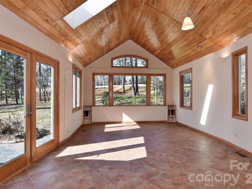 3310 Windbluff Drive, Charlotte, NC 28277.  MLS# CAR4344565, YatesRealty ID 1853. 