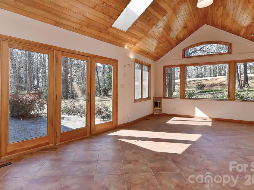 3310 Windbluff Drive, Charlotte, NC 28277.  MLS# CAR4344565, YatesRealty ID 1853. 