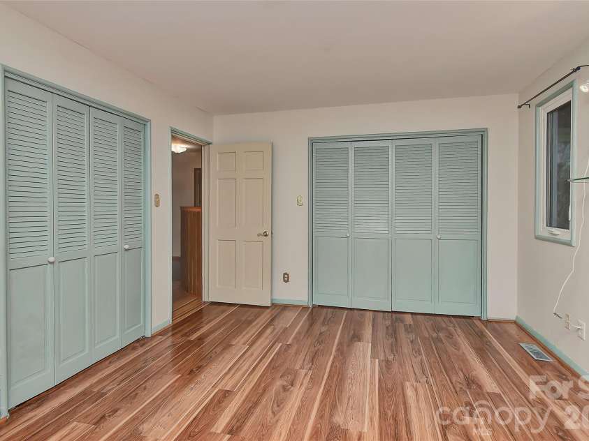 3310 Windbluff Drive, Charlotte, NC 28277.  MLS# CAR4344565, YatesRealty ID 1853. 