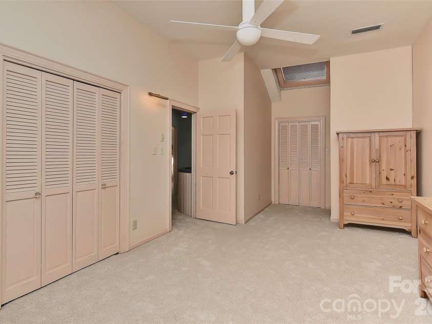 3310 Windbluff Drive, Charlotte, NC 28277.  MLS# CAR4344565, YatesRealty ID 1853. 