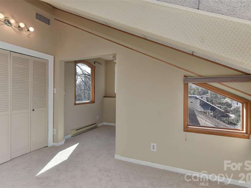 3310 Windbluff Drive, Charlotte, NC 28277.  MLS# CAR4344565, YatesRealty ID 1853. 