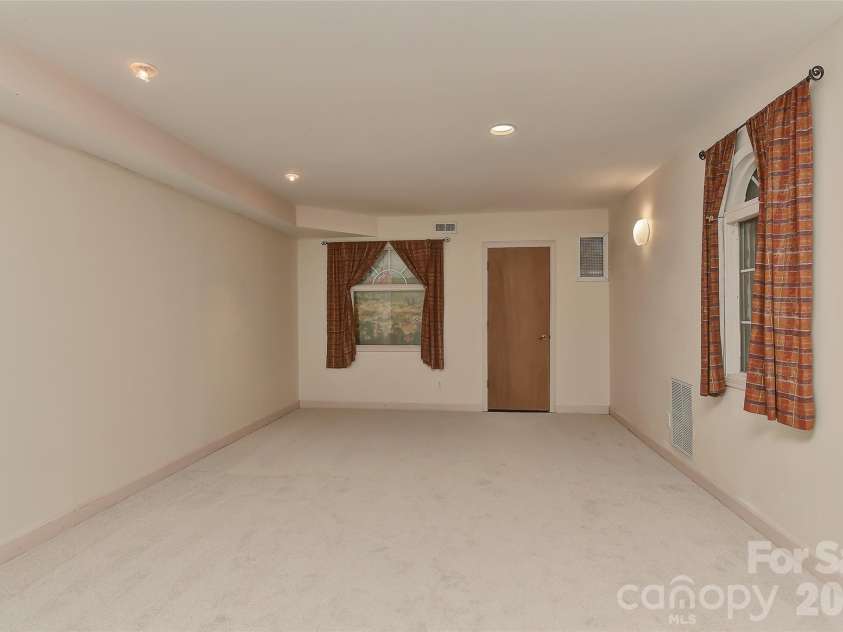 3310 Windbluff Drive, Charlotte, NC 28277.  MLS# CAR4344565, YatesRealty ID 1853. 