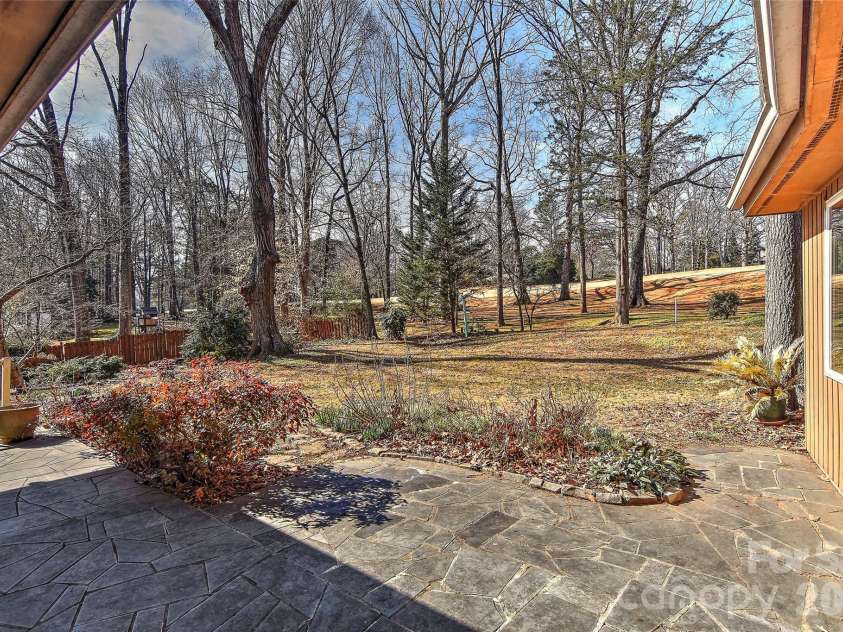 3310 Windbluff Drive, Charlotte, NC 28277.  MLS# CAR4344565, YatesRealty ID 1853. 