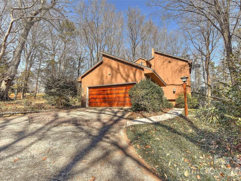 3310 Windbluff Drive, Charlotte, NC 28277.  MLS# CAR4344565, YatesRealty ID 1853. 