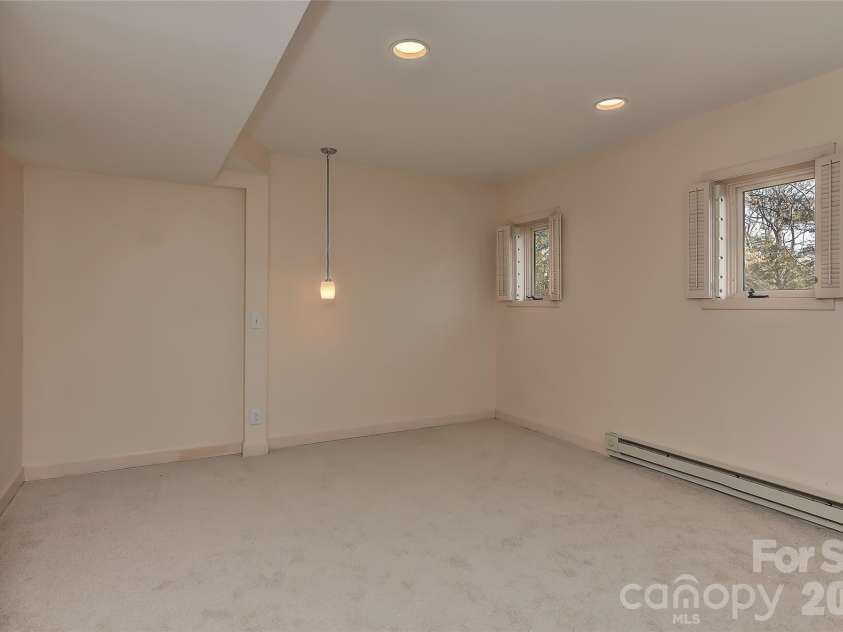 3310 Windbluff Drive, Charlotte, NC 28277.  MLS# CAR4344565, YatesRealty ID 1853. 