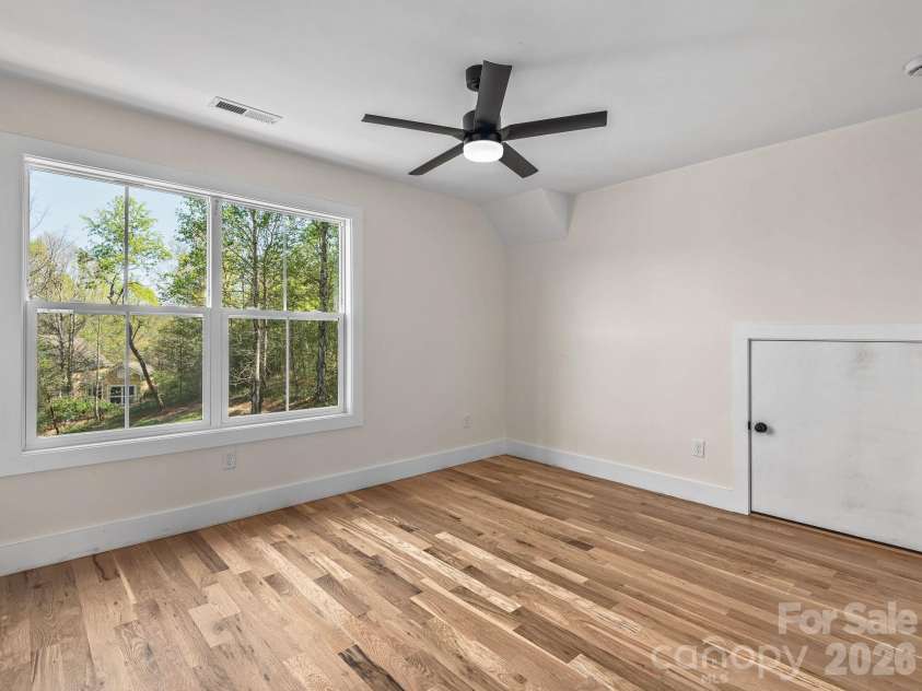 94 Spicewood Road, Weaverville, NC 28787.  MLS# CAR4368872, YatesRealty ID 18530. 