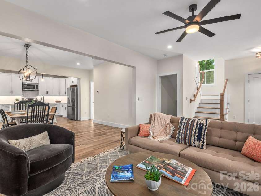 94 Spicewood Road, Weaverville, NC 28787.  MLS# CAR4368872, YatesRealty ID 18530. 