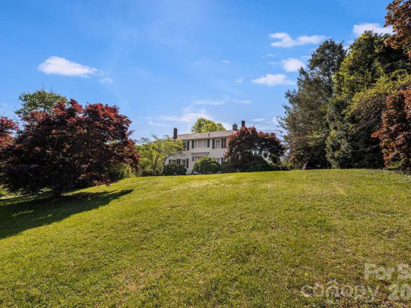 29 Walnut Street, Hot Springs, NC 28743.  MLS# CAR4371472, YatesRealty ID 18531. 