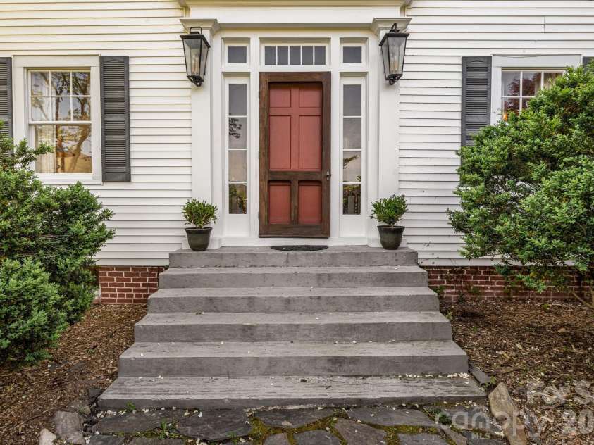 29 Walnut Street, Hot Springs, NC 28743.  MLS# CAR4371472, YatesRealty ID 18531. 
