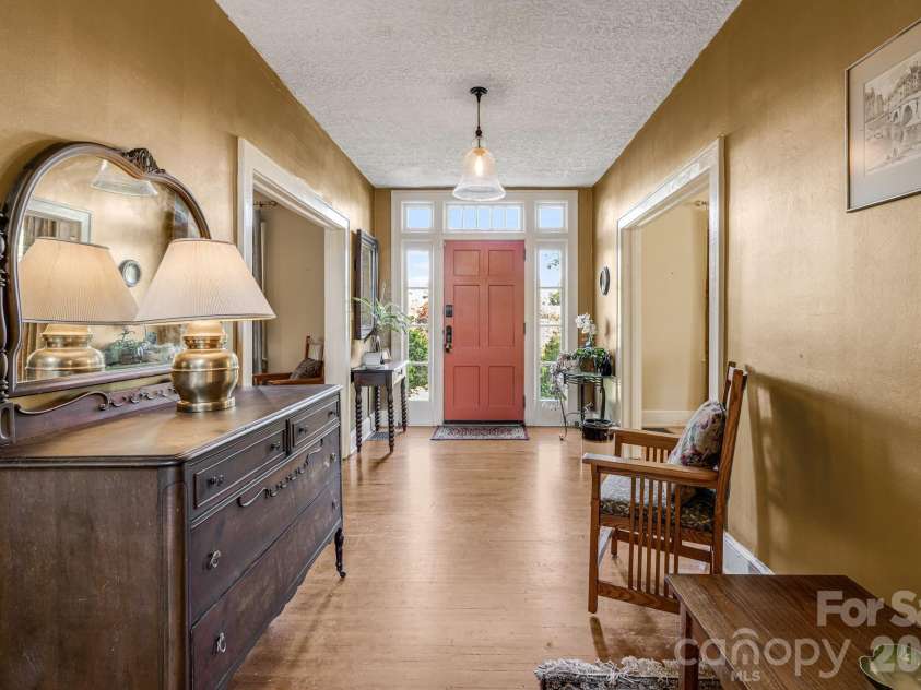 29 Walnut Street, Hot Springs, NC 28743.  MLS# CAR4371472, YatesRealty ID 18531. 
