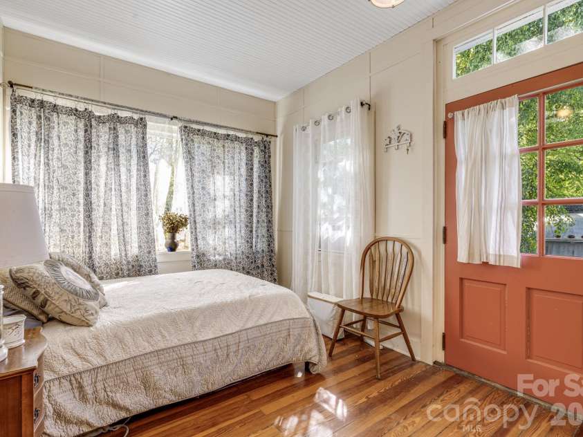 29 Walnut Street, Hot Springs, NC 28743.  MLS# CAR4371472, YatesRealty ID 18531. 