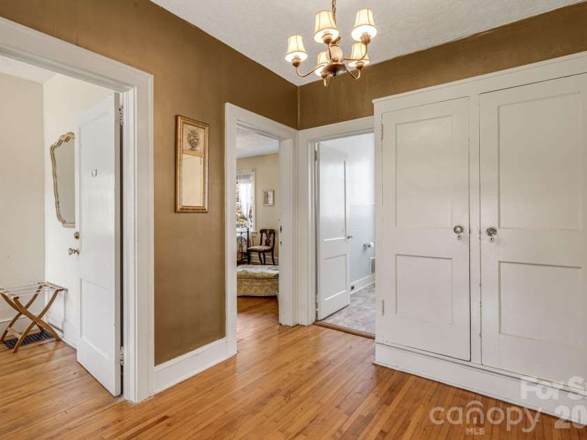 29 Walnut Street, Hot Springs, NC 28743.  MLS# CAR4371472, YatesRealty ID 18531. 