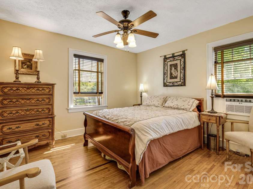 29 Walnut Street, Hot Springs, NC 28743.  MLS# CAR4371472, YatesRealty ID 18531. 