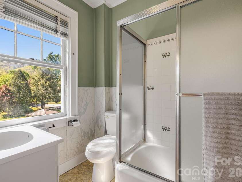 29 Walnut Street, Hot Springs, NC 28743.  MLS# CAR4371472, YatesRealty ID 18531. 