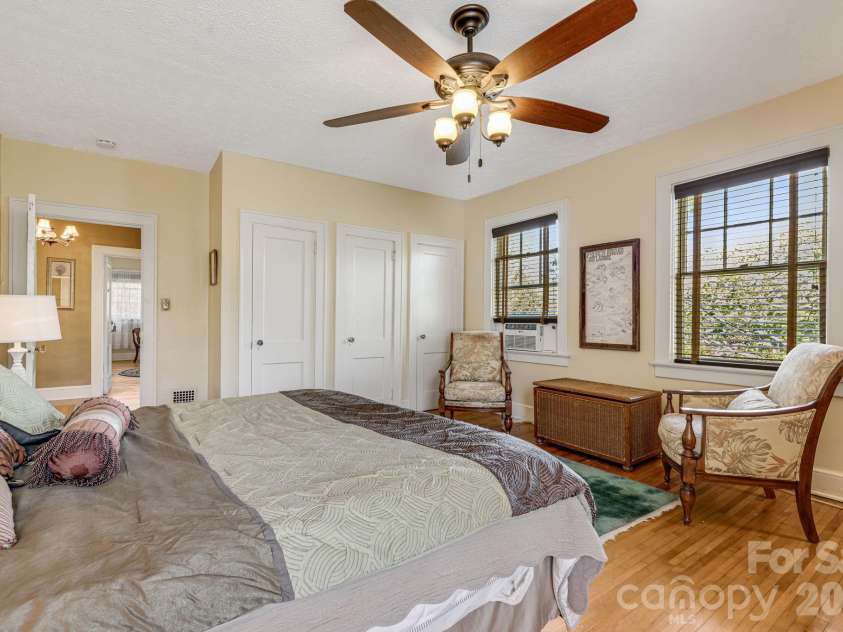 29 Walnut Street, Hot Springs, NC 28743.  MLS# CAR4371472, YatesRealty ID 18531. 