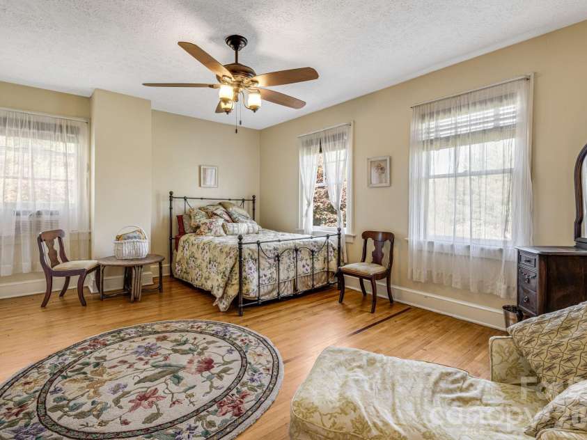29 Walnut Street, Hot Springs, NC 28743.  MLS# CAR4371472, YatesRealty ID 18531. 