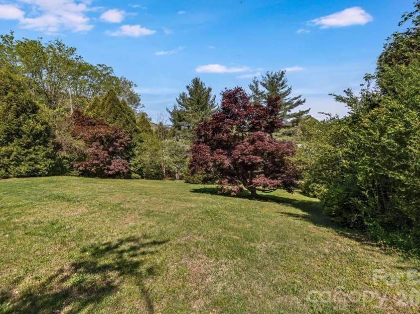 29 Walnut Street, Hot Springs, NC 28743.  MLS# CAR4371472, YatesRealty ID 18531. 