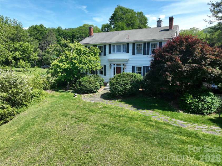 29 Walnut Street, Hot Springs, NC 28743.  MLS# CAR4371472, YatesRealty ID 18531. 