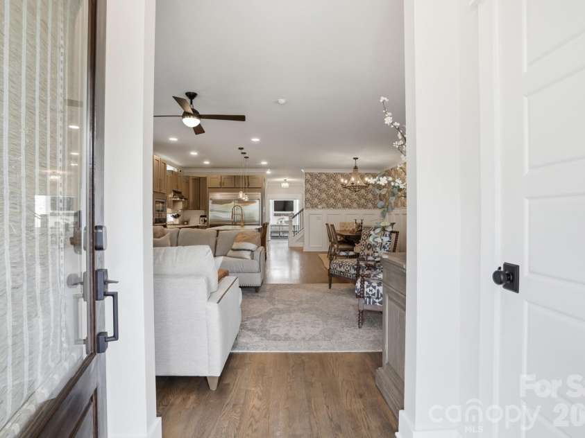 2501 Marshall Place, Charlotte, NC 28203.  MLS# CAR4374983, YatesRealty ID 18532. 