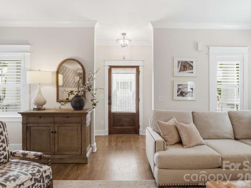 2501 Marshall Place, Charlotte, NC 28203.  MLS# CAR4374983, YatesRealty ID 18532. 