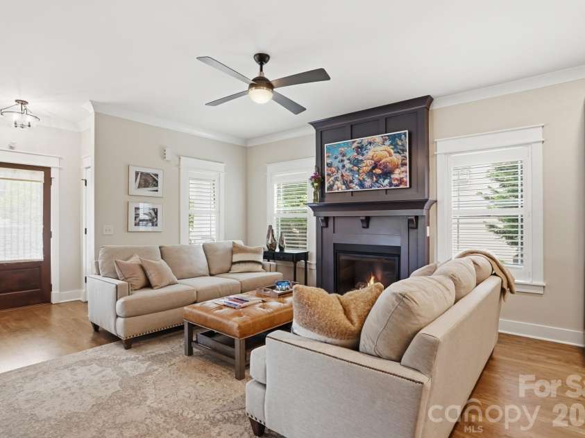 2501 Marshall Place, Charlotte, NC 28203.  MLS# CAR4374983, YatesRealty ID 18532. 