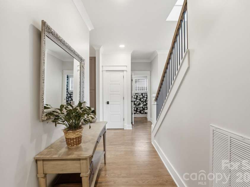 2501 Marshall Place, Charlotte, NC 28203.  MLS# CAR4374983, YatesRealty ID 18532. 