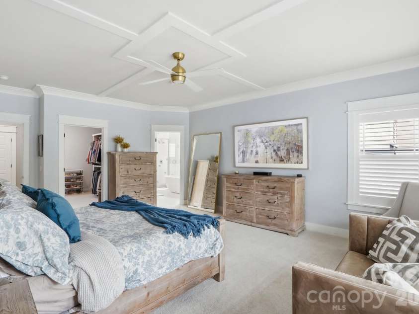 2501 Marshall Place, Charlotte, NC 28203.  MLS# CAR4374983, YatesRealty ID 18532. 