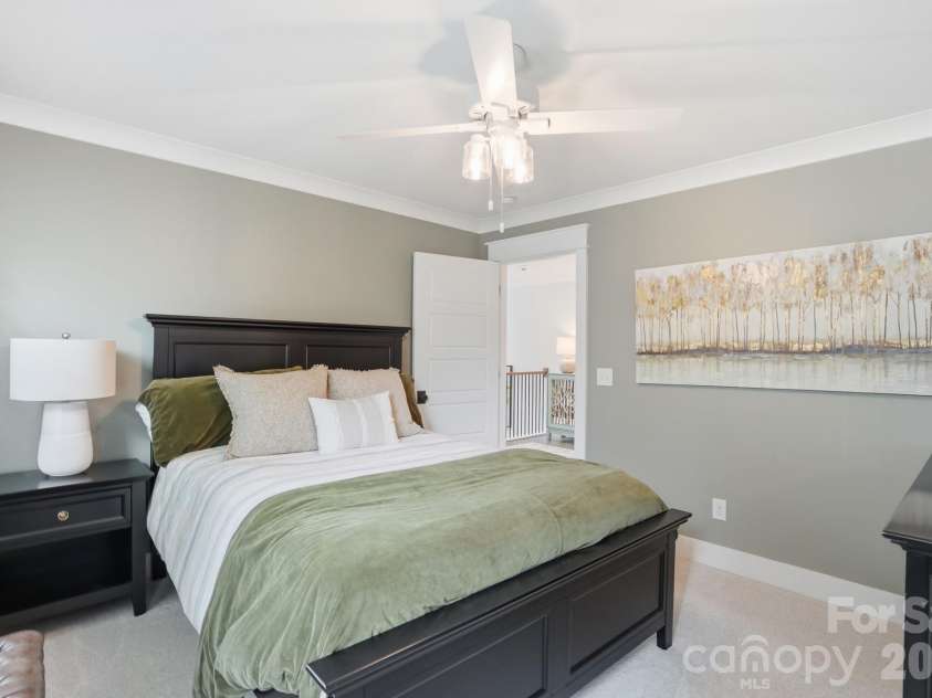 2501 Marshall Place, Charlotte, NC 28203.  MLS# CAR4374983, YatesRealty ID 18532. 