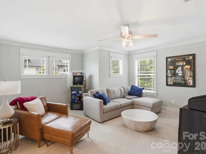 2501 Marshall Place, Charlotte, NC 28203.  MLS# CAR4374983, YatesRealty ID 18532. 