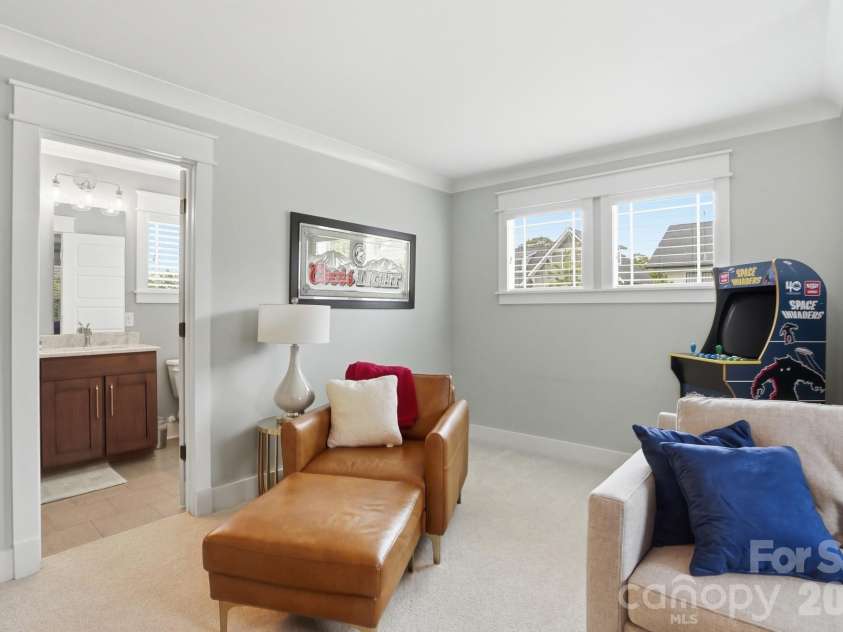 2501 Marshall Place, Charlotte, NC 28203.  MLS# CAR4374983, YatesRealty ID 18532. 