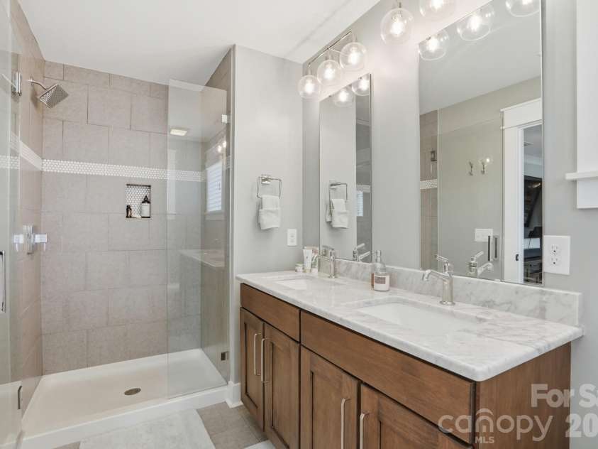 2501 Marshall Place, Charlotte, NC 28203.  MLS# CAR4374983, YatesRealty ID 18532. 