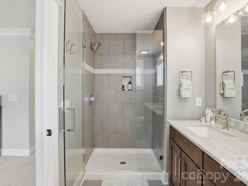 2501 Marshall Place, Charlotte, NC 28203.  MLS# CAR4374983, YatesRealty ID 18532. 