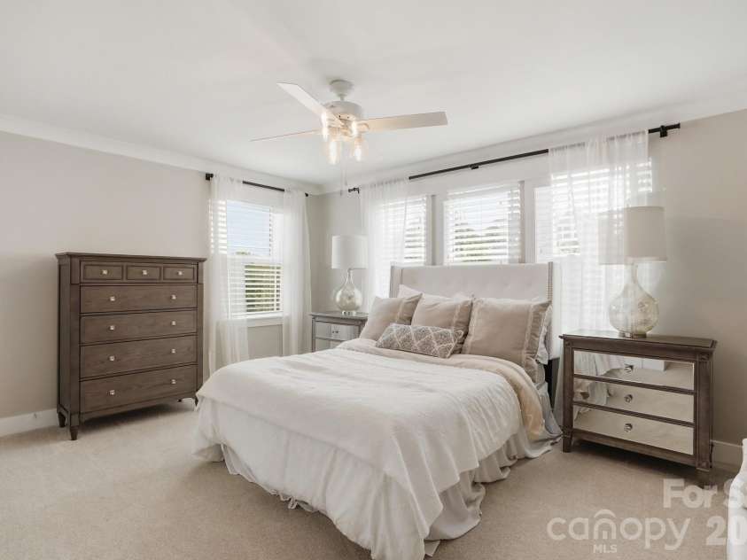 2501 Marshall Place, Charlotte, NC 28203.  MLS# CAR4374983, YatesRealty ID 18532. 