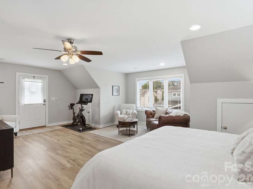 2501 Marshall Place, Charlotte, NC 28203.  MLS# CAR4374983, YatesRealty ID 18532. 