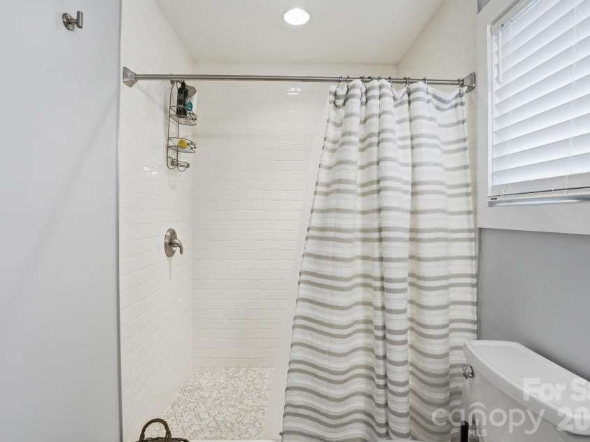 2501 Marshall Place, Charlotte, NC 28203.  MLS# CAR4374983, YatesRealty ID 18532. 