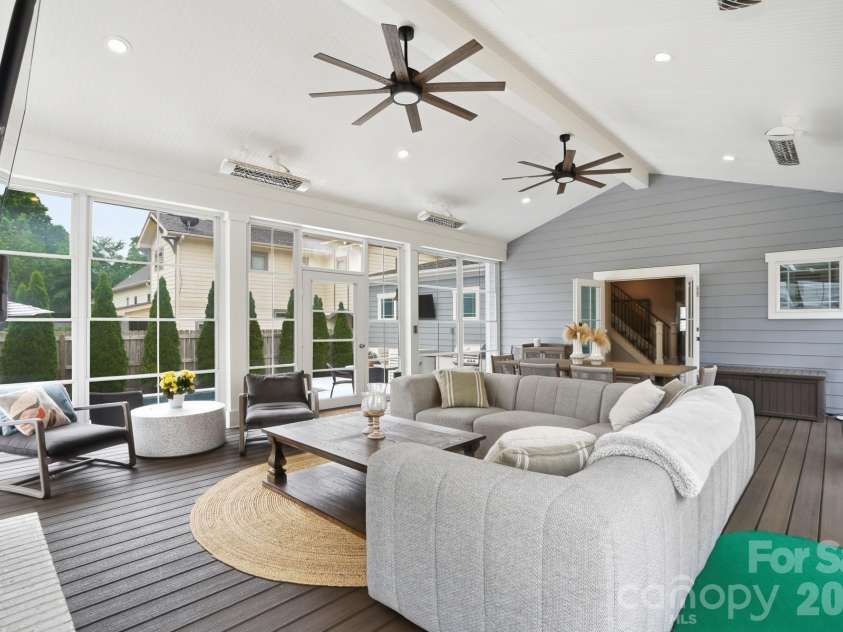 2501 Marshall Place, Charlotte, NC 28203.  MLS# CAR4374983, YatesRealty ID 18532. 