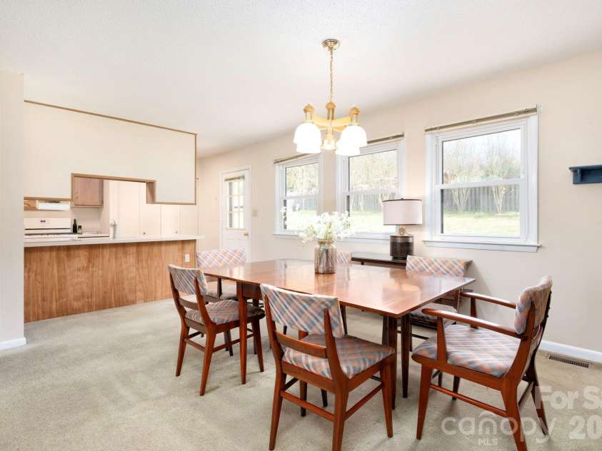 15 Pinedale Road, Asheville, NC 28805.  MLS# CAR4374153, YatesRealty ID 18534. Open to Kitchen
