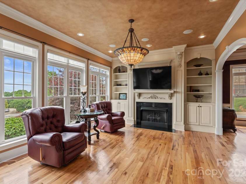 6164 Dwayne Starnes Drive, Hickory, NC 28602.  MLS# CAR4253720, YatesRealty ID 18534. 